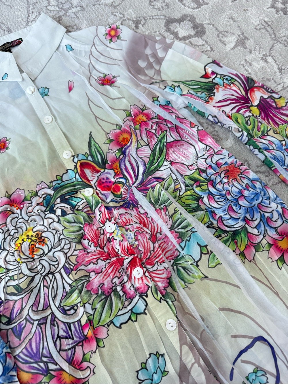 Ed Hardy White Button-Up 3/4 Sleeve Blouse Classic Floral Tattoo Motive - Picture 8 of 9